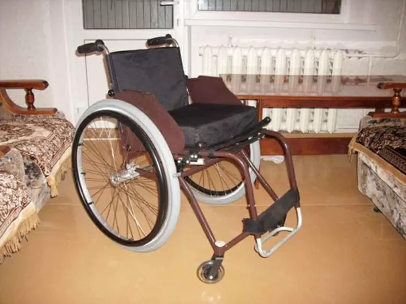Продаётся новая,  инвалидная коляска 